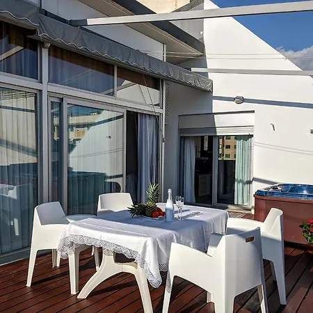 Elegance Sun & Penthouse Апартаменты